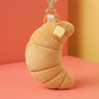 Croissant curved silhouette and tapered ends detail